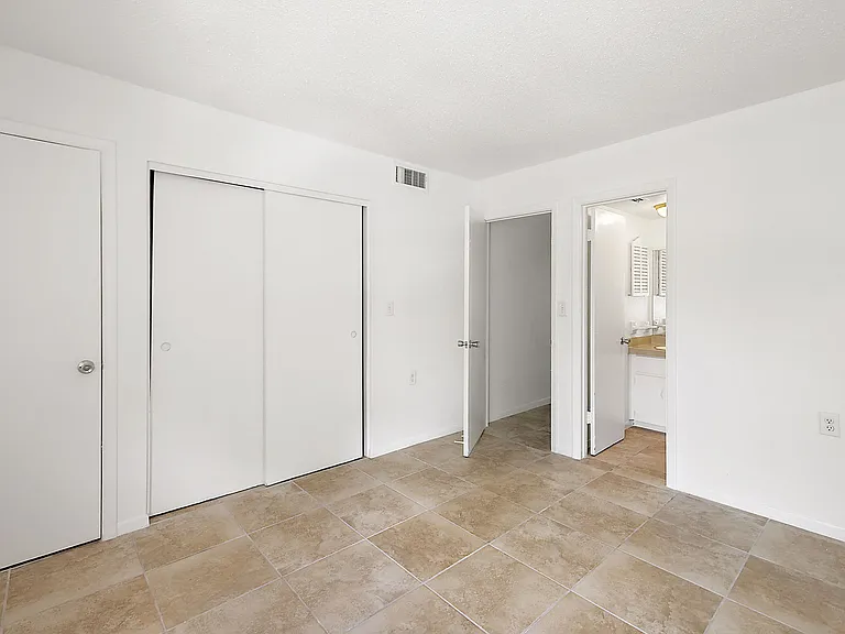 430 Euclid Ave #3 — Photo 9