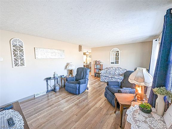 2nd image of 1056 Country Club Dr