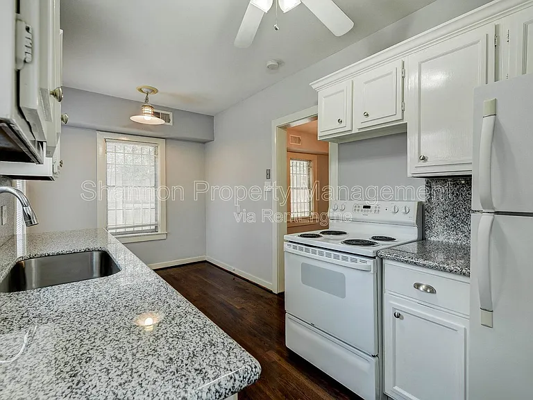 1748 Hawthorne St #B — Photo 18