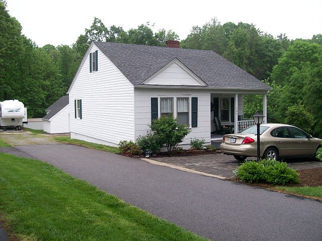 1st image of 192 Parkway Dr