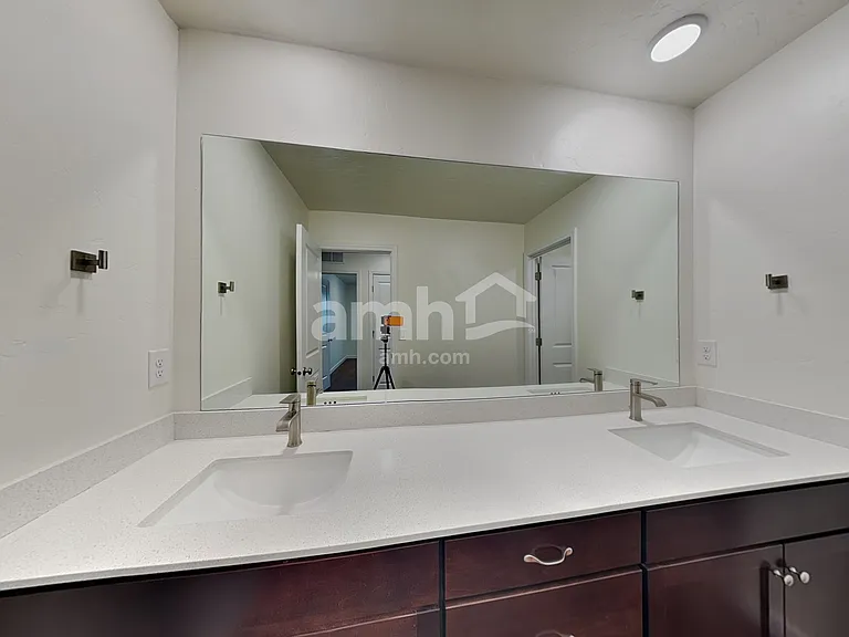 898 N Garnet Creek Ave — Photo 16