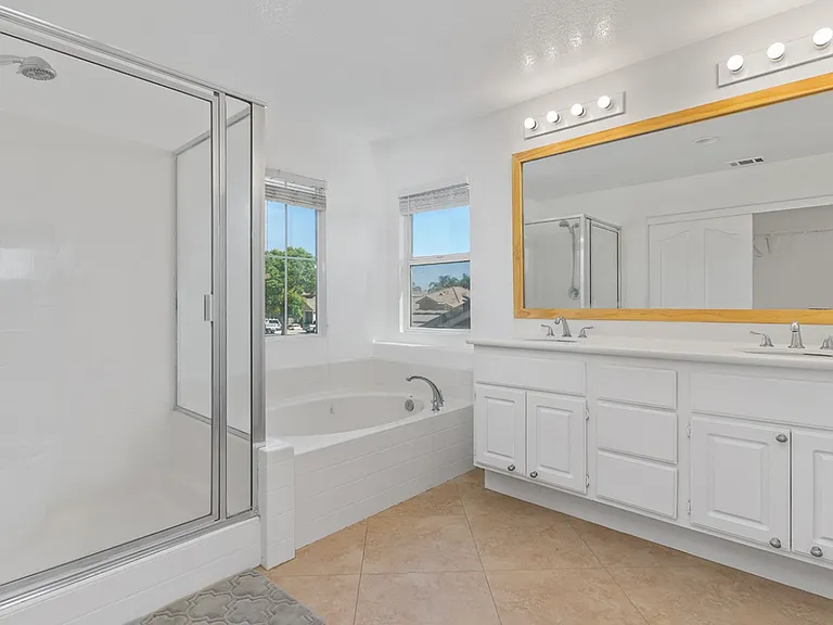 13569 Kiwi Ave — Photo 21