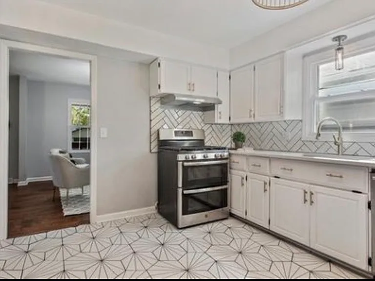 1704 NE 68th Pl — Photo 9