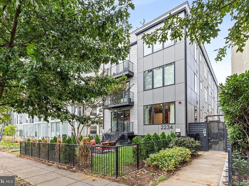 2234 11th St NW #T02