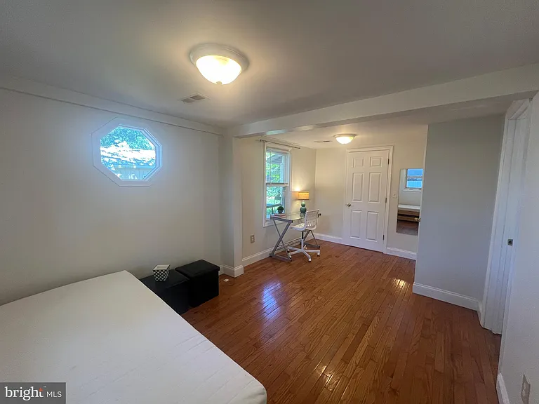 626 Clark Ave — Photo 11
