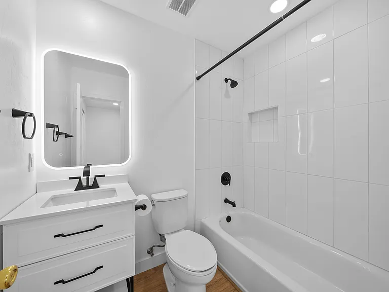 3033 Oliphant St — Photo 25