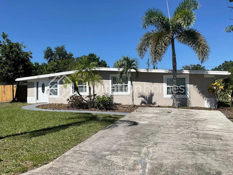 2002 25th Ave W