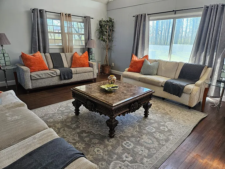 1801 Robin Hood Ln — Photo 21