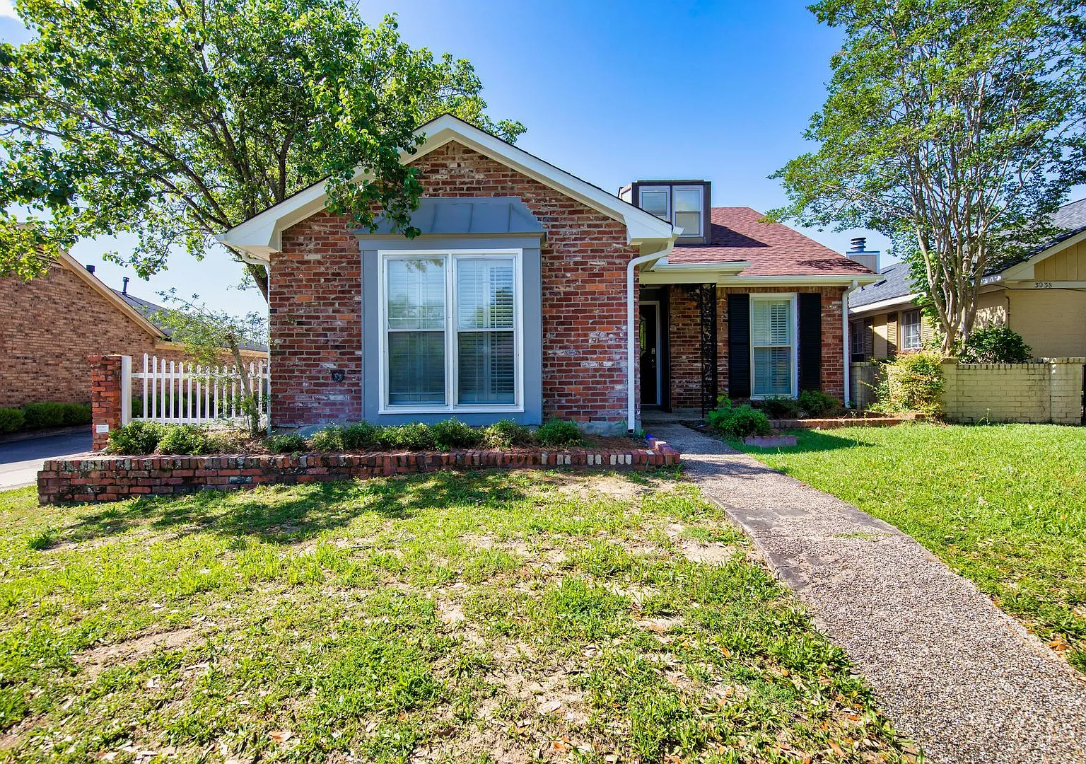 3 bed, 2.0 bath, 2278 sqft, $1,450 — Photo 2