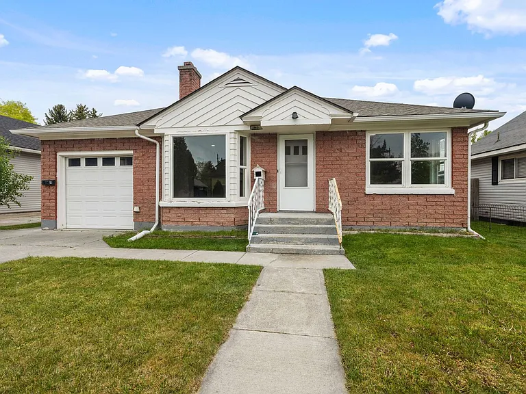 B345AG — Photo 40