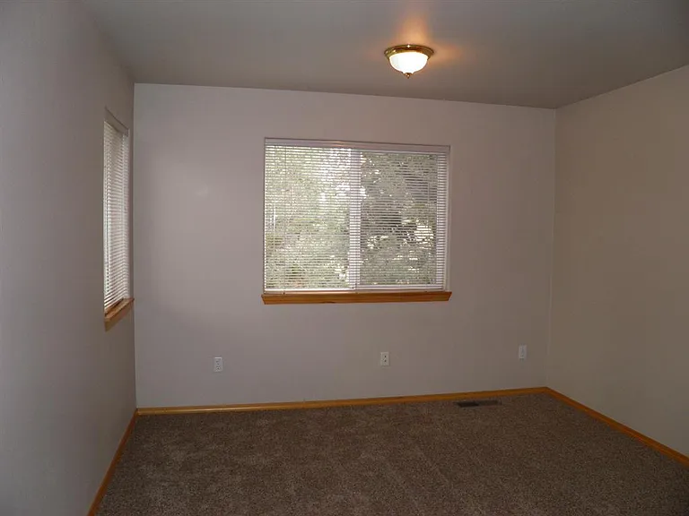 1133 NE Hidden Valley Dr #A-D — Photo 10