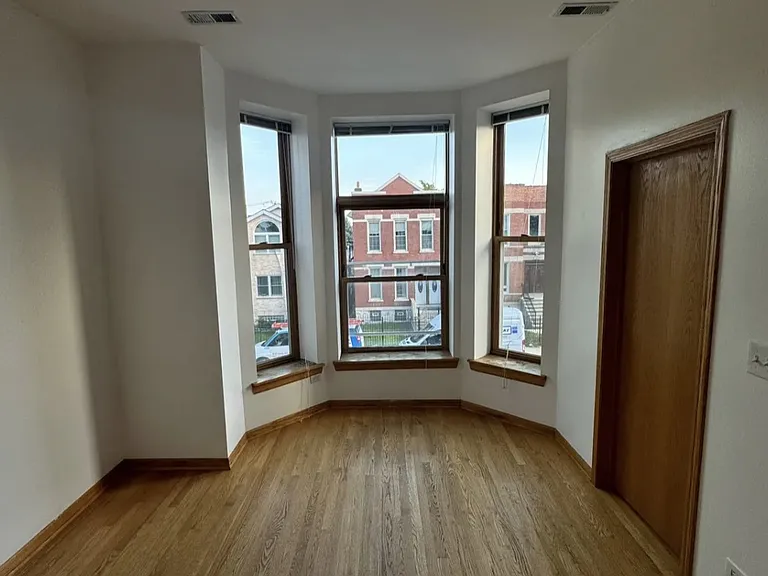 2424 W Polk St #2W — Photo 4