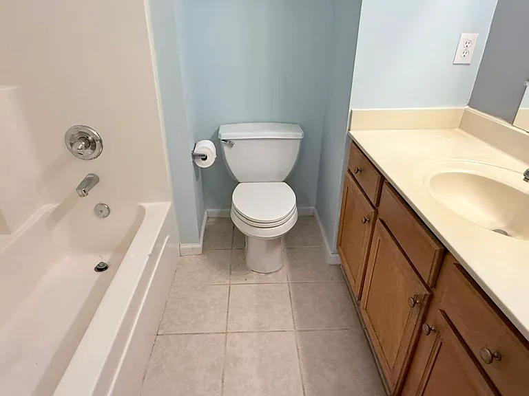 215 Galecrest Dr — Photo 13