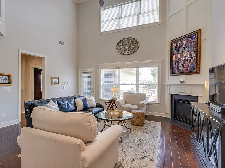 608 Patriot Ln — Photo 12