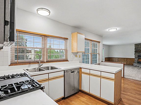 5th image of 973 Annandale Dr