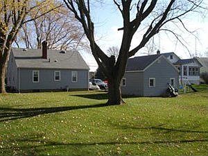 3rd image of 318 E Main St