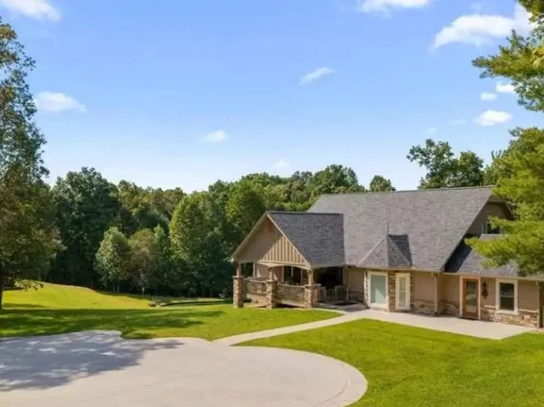 2366 Mayland Rd, Crossville, TN 38571