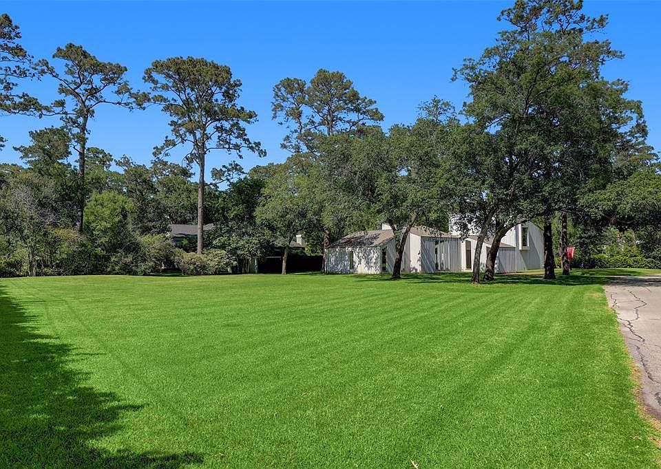 1st image of 320 Blalock Rd