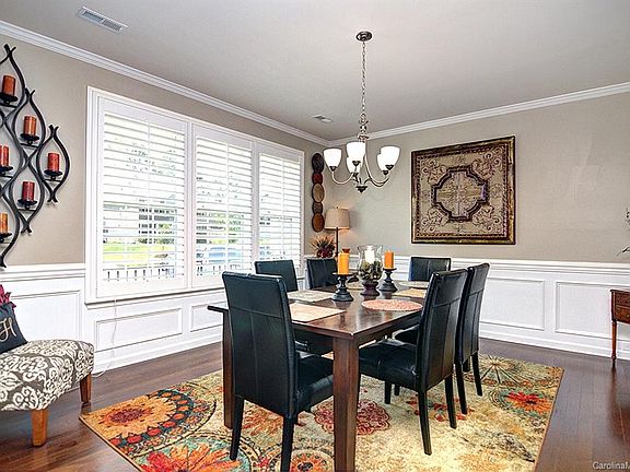 3rd image of 487 Moses Dr #321