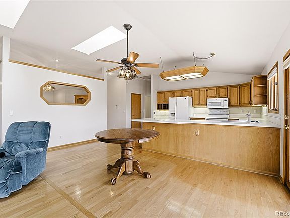 5th image of 1627 Linden Street