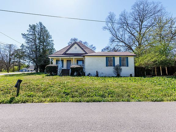 2nd image of 208 Spring St