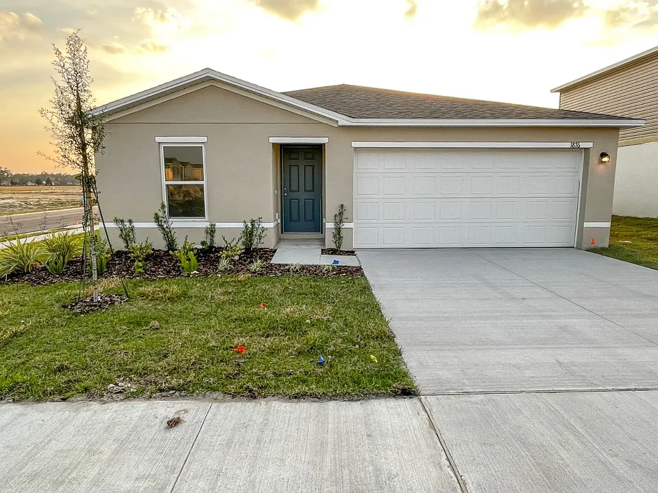 1876 Iowa Dr