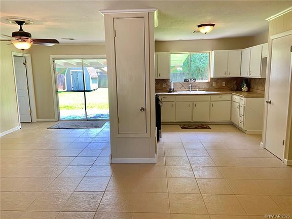 4th image of 1819 Bayou Cir