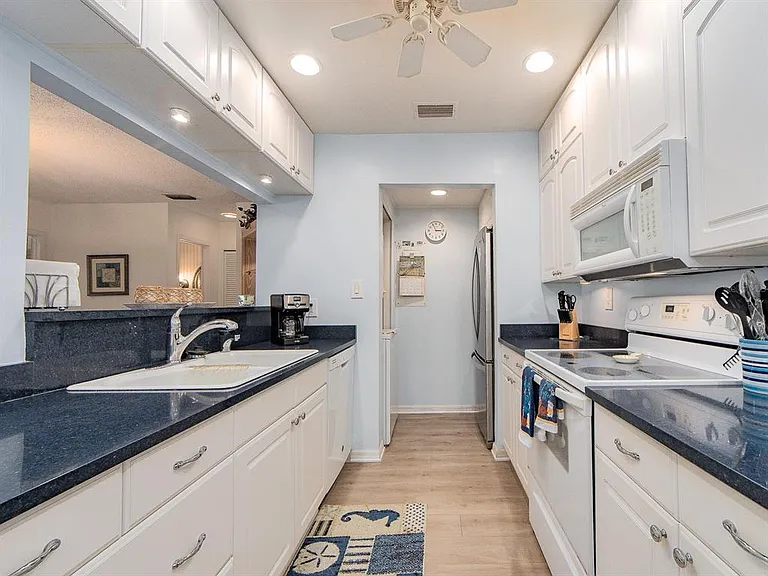 2900 Gulf Blvd #307 — Photo 11