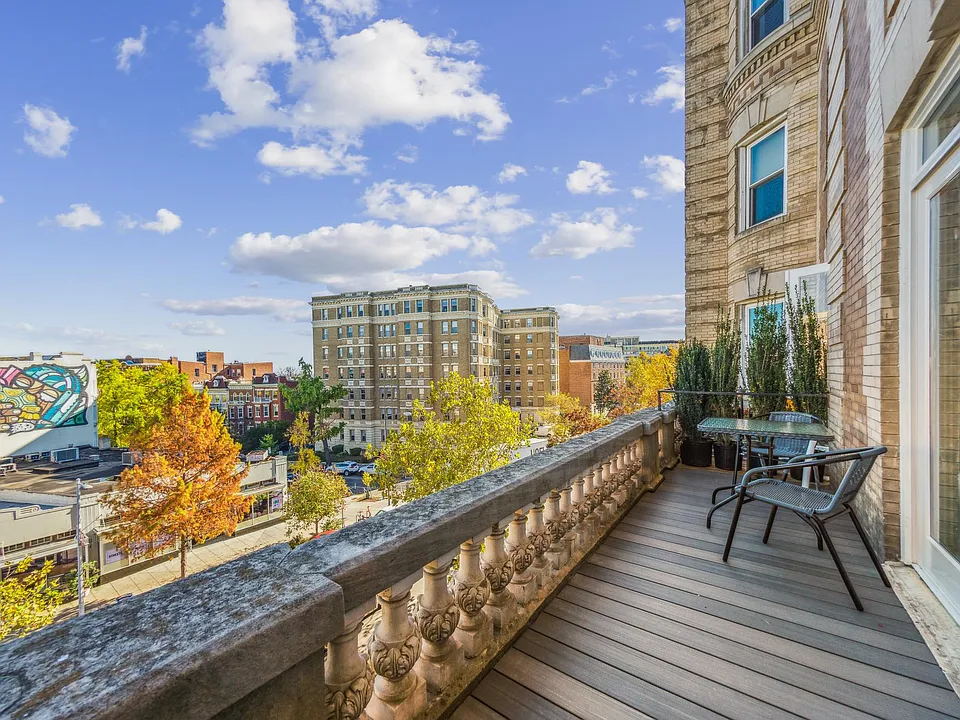 1851 Columbia Rd NW #400