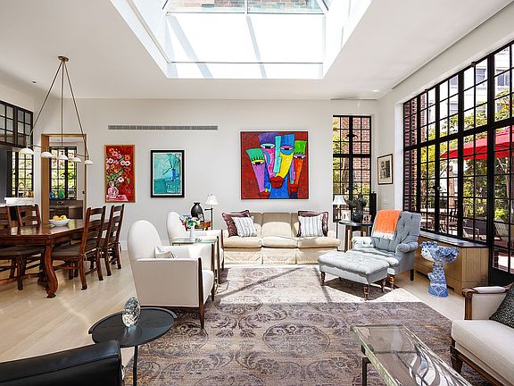 4th image of 205 E 69th St #Pha