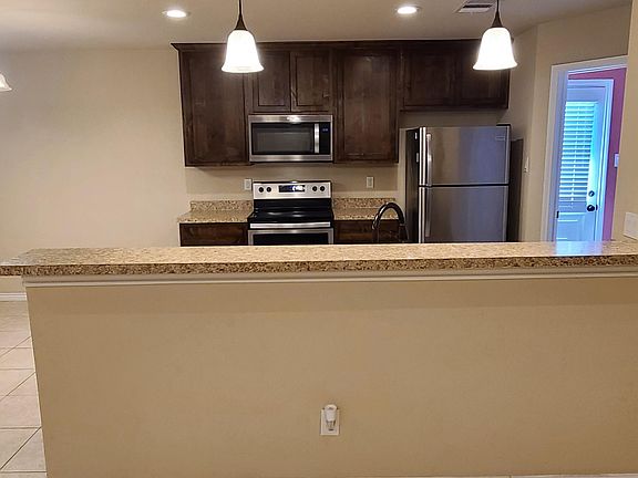 4th image of 1235 Greenhill Dr
