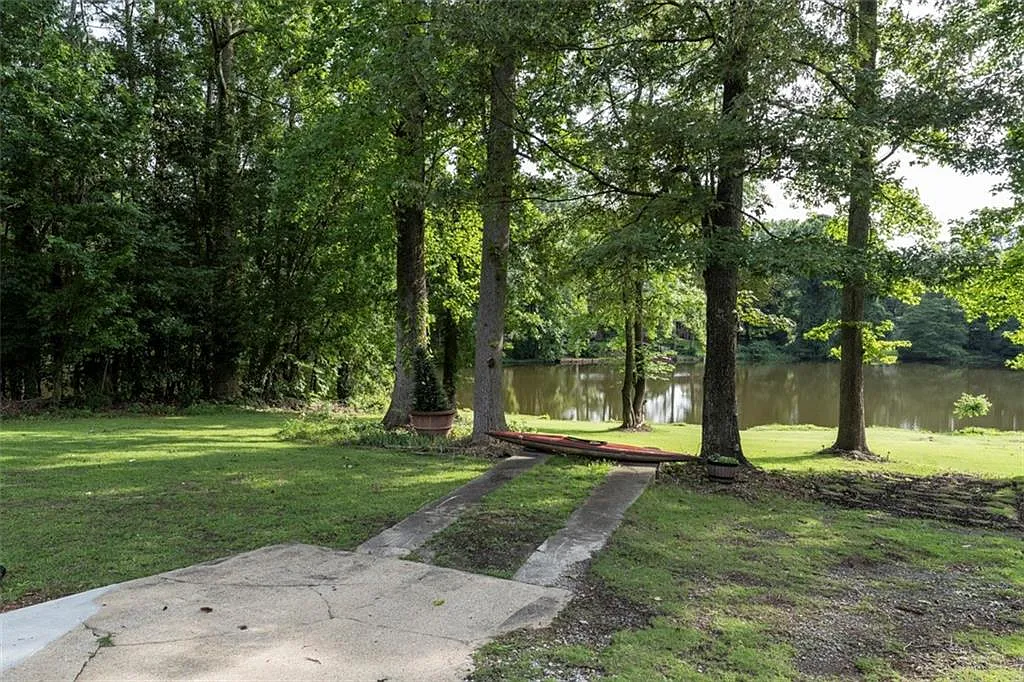 4 bed, 4.5 bath, 2055 sqft, $1,500 — Photo 3