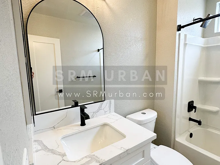 4528 56th St #5 — Photo 15
