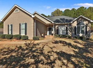 122 Crescent Dr, Newnan, GA 30265