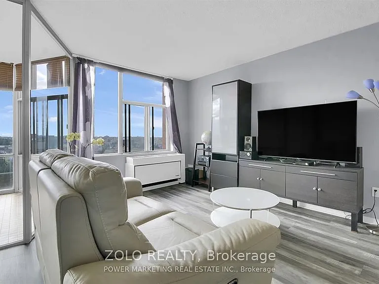 2759 Carousel Cres #1206 — Photo 9