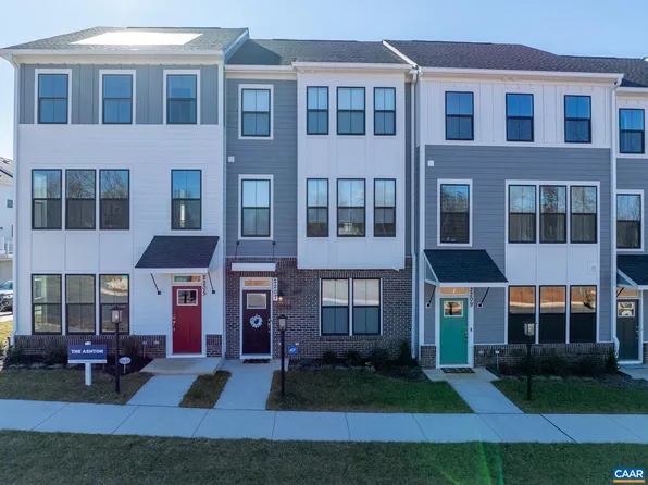 2864 Sweetbay St, Charlottesville, VA 22902