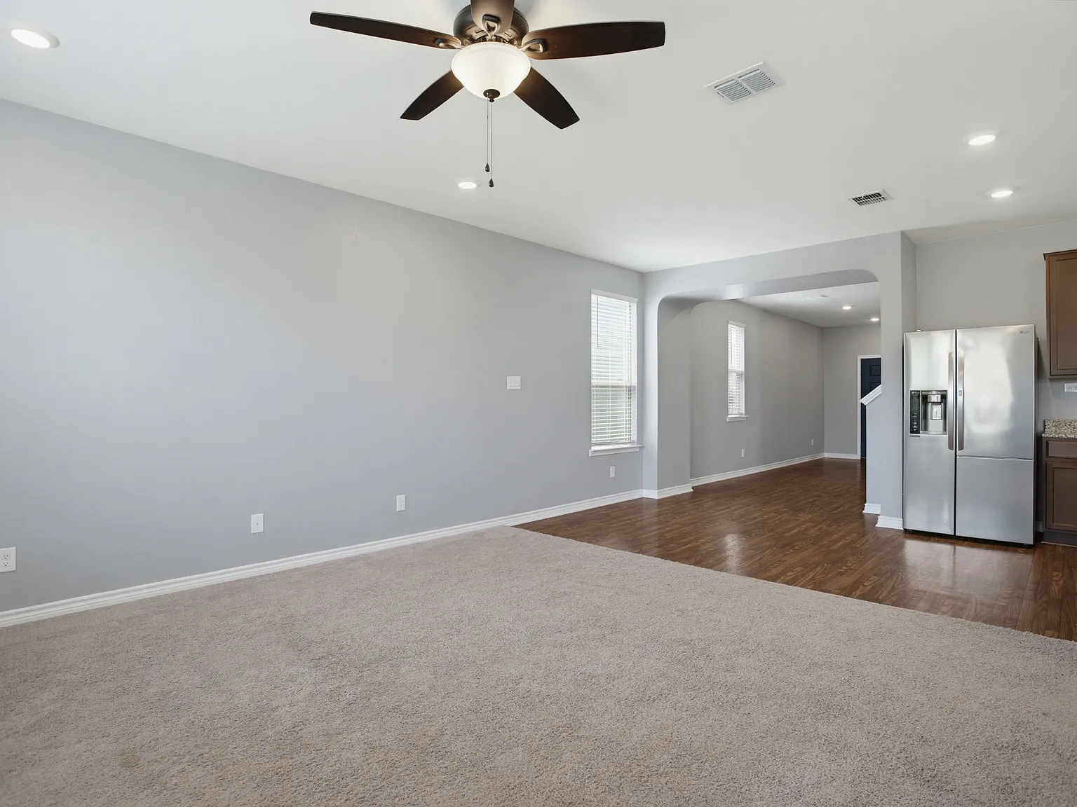 4 bed, 2.5 bath, 2743 sqft, $1,925 — Photo 3