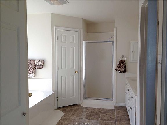 5th image of 3705 Chantal Cir