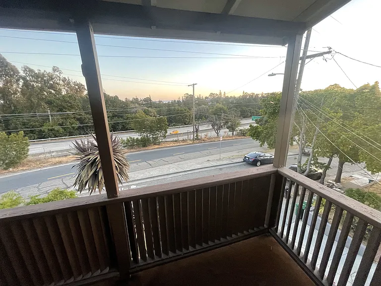Daisy St — Photo 18