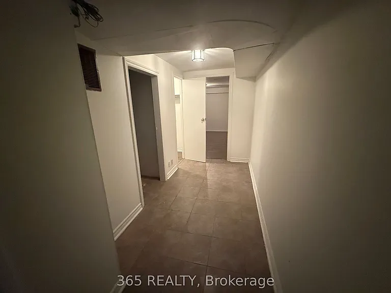 202 Renforth Dr #BASEMENT — Photo 9