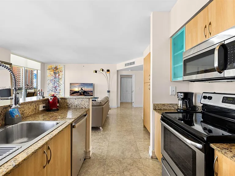 17555 Atlantic Blvd #708 — Photo 11