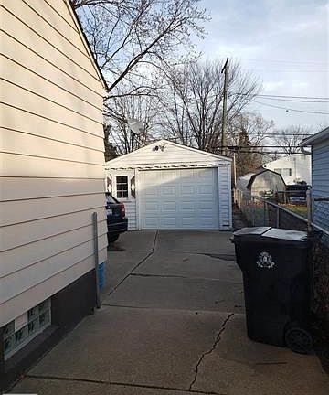 3rd image of 28780 Essex St