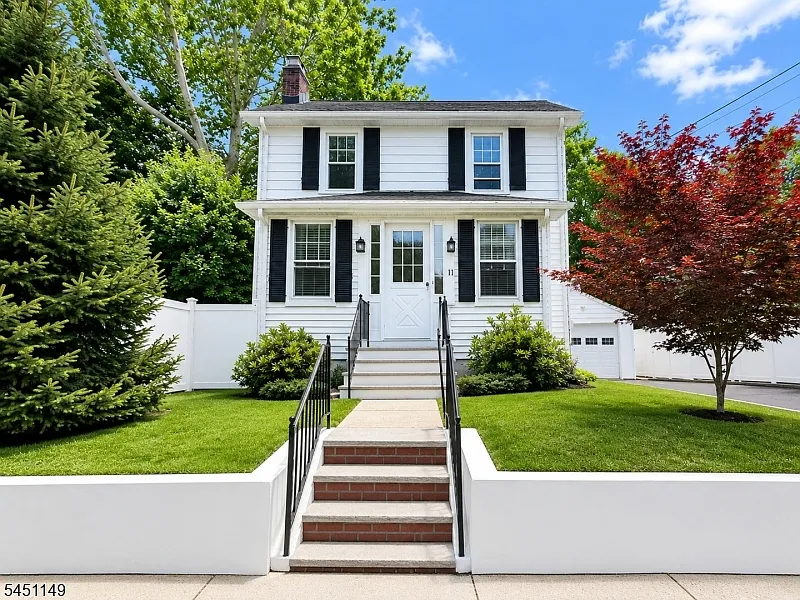 3 bed, 1.5 bath, $4,500 — Photo 1