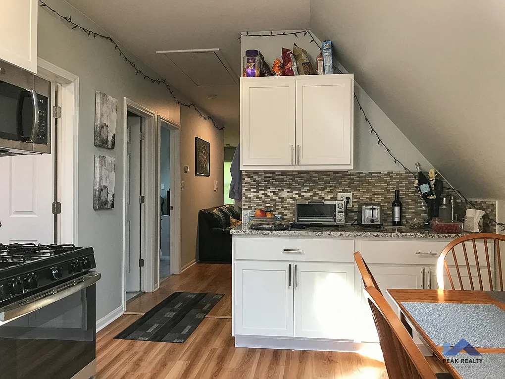 2628 N. Wilton Ave. — Photo 4