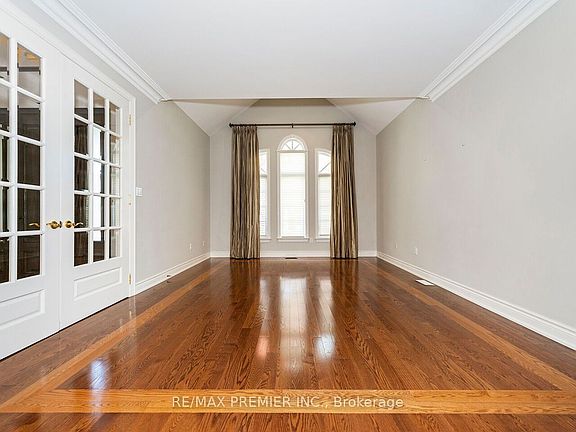 5th image of 27 Gaydon Ave