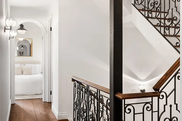Sold by Compass | media 37