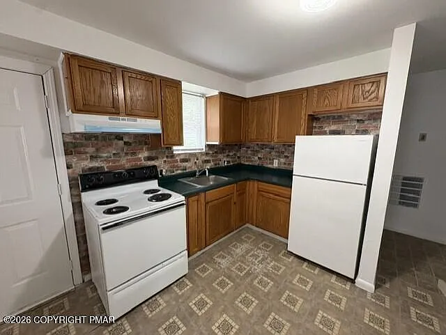 3 bed, 760 sqft, $1,250 — Photo 2