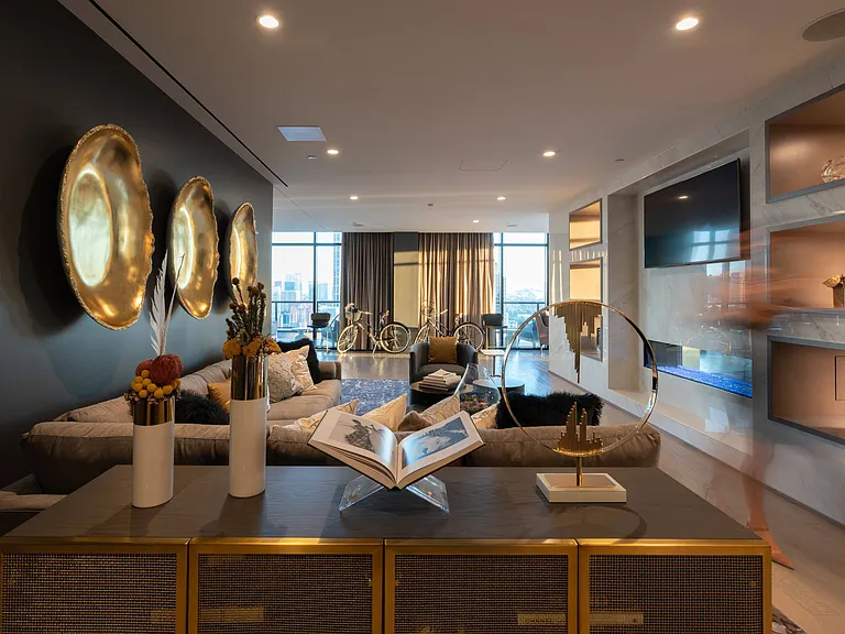 Resident lounge on 28th floor with spectacular city viewsExquisite details throughout the rooftop lounge.Outdoor kitchen & fireside lounge with sunset views.Poolside cabanas for your enjoyment.Resident lounge on 28th floor with spectacular city views28th