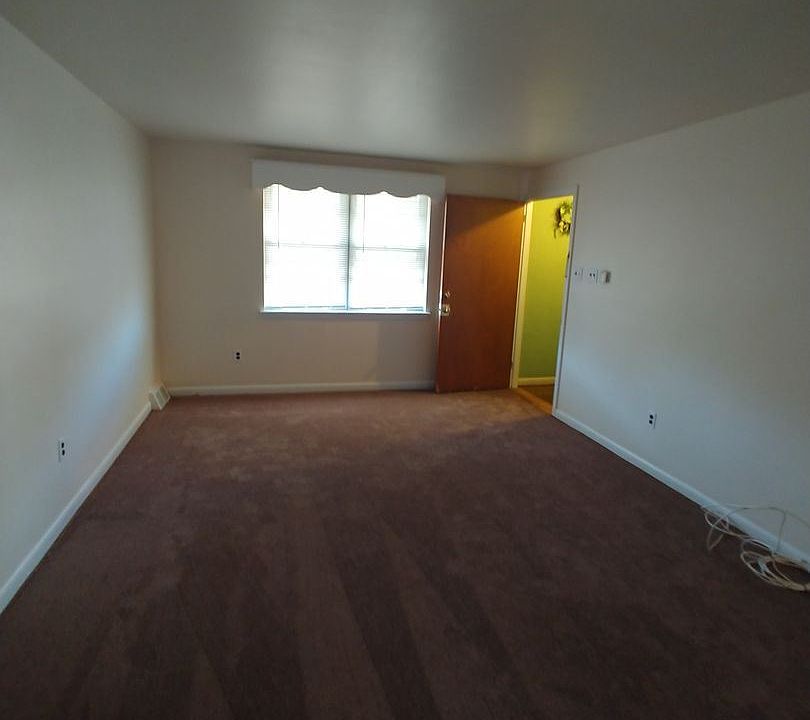 1st image of 6403 Shelbourne St #2