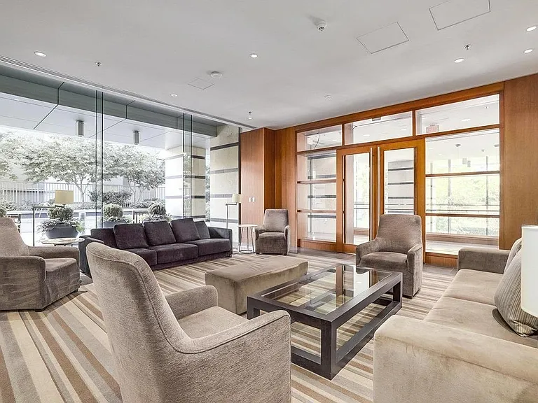1028 W Barclay St #2201 — Photo 12